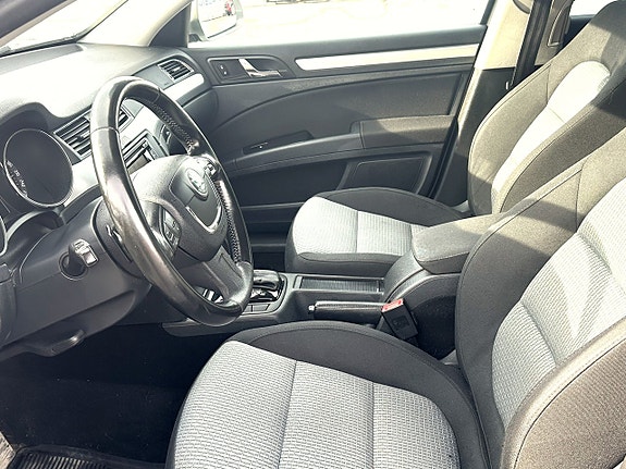 Skoda Superb Kombi 2.0 TDI 4x4 Ambition — bild 8 av 8