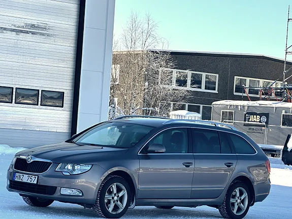 Begagnad Skoda Superb Kombi 2.0 TDI till salu Luleå