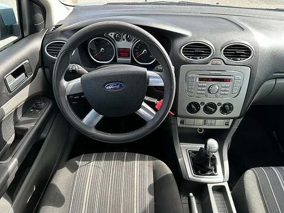 Ford Focus Kombi 1.6 TDCi Trend — bild 11 av 12