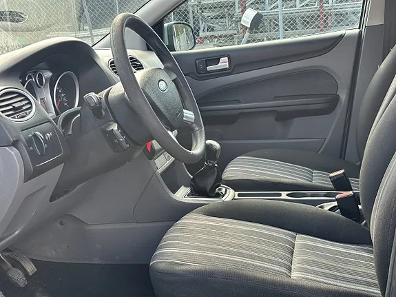 Ford Focus Kombi 1.6 TDCi Trend — bild 12 av 12