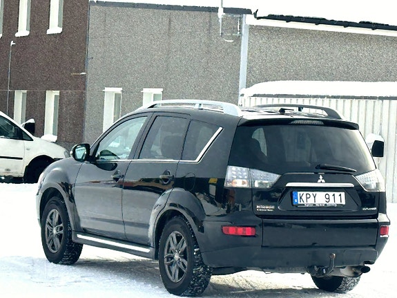 Mitsubishi Outlander 2.4 FlexiFuel AWD CVT 7-sits — bild 6 av 9