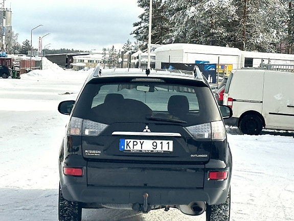 Mitsubishi Outlander 2.4 FlexiFuel AWD CVT 7-sits — bild 8 av 9