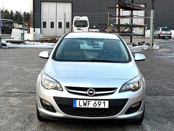 Opel Astra Sports Tourer 1.6 CDTI ecoFLEX Active — bild 3 av 9
