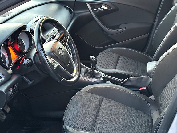 Opel Astra Sports Tourer 1.6 CDTI ecoFLEX Active — bild 8 av 9