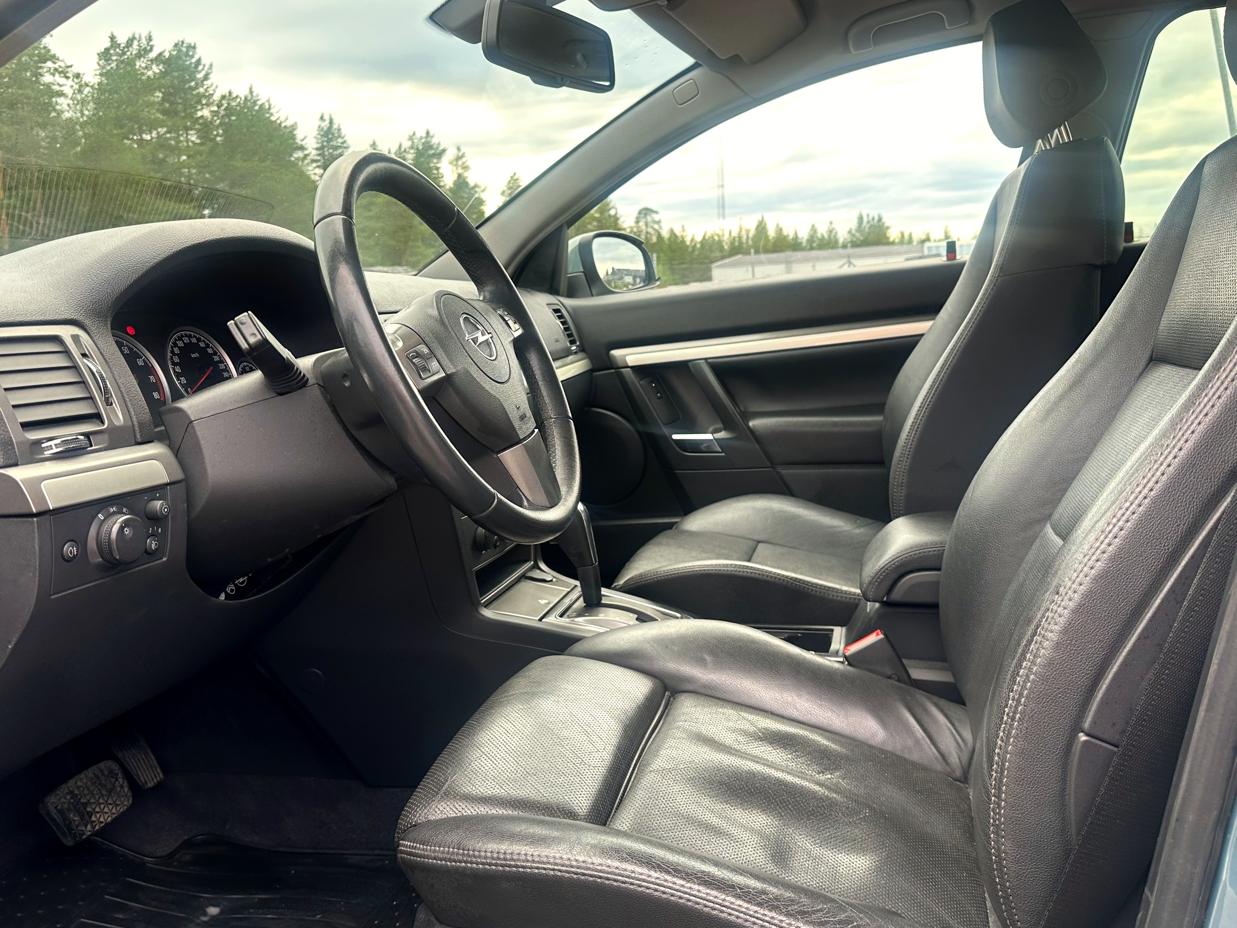 Opel Vectra Kombi Enjoy — bild 8 av 10
