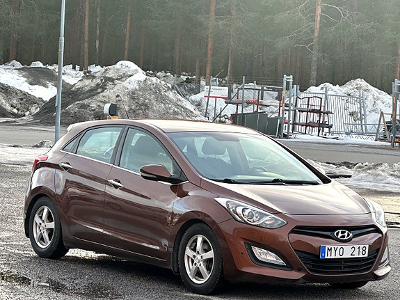 Hyundai i30 5-dörrar 1.6 CRDi Premium — bild 4 av 10