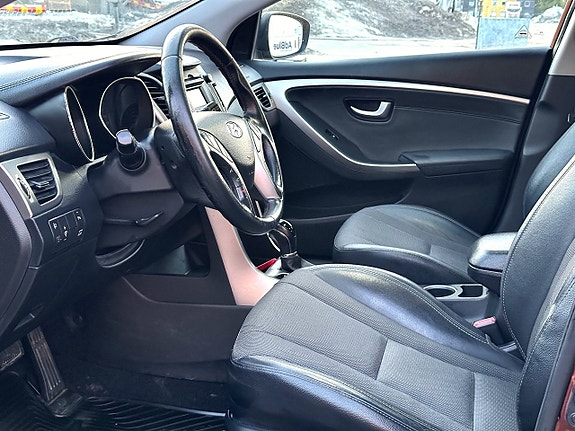 Hyundai i30 5-dörrar 1.6 CRDi Premium — bild 5 av 10