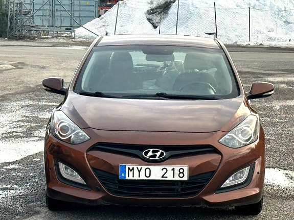 Hyundai i30 5-dörrar 1.6 CRDi Premium — bild 7 av 10