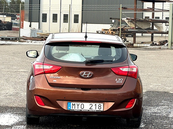Hyundai i30 5-dörrar 1.6 CRDi Premium — bild 8 av 10