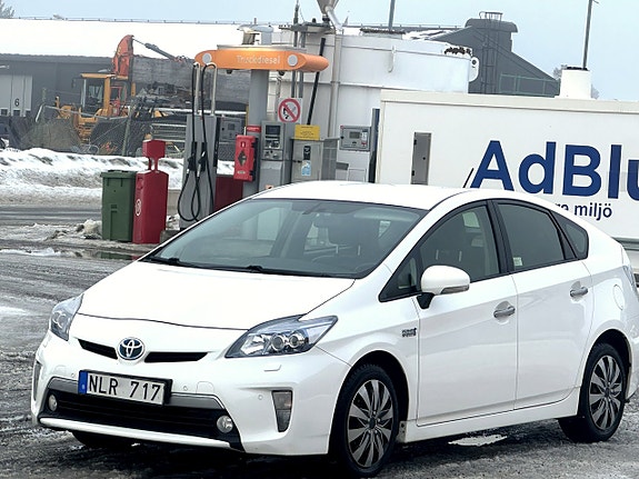Begagnad Toyota Prius Plug-in Hybrid 1.8 (136hk) 2012 till salu i Luleå — 115 950 kr