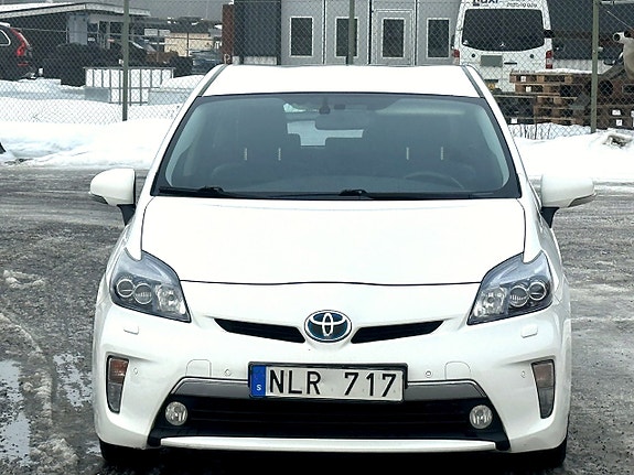 Toyota Prius Plug-in Hybrid 1.8 (136hk) — bild 3 av 9