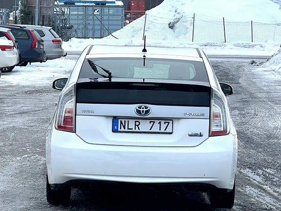 Toyota Prius Plug-in Hybrid 1.8 (136hk) — bild 7 av 9