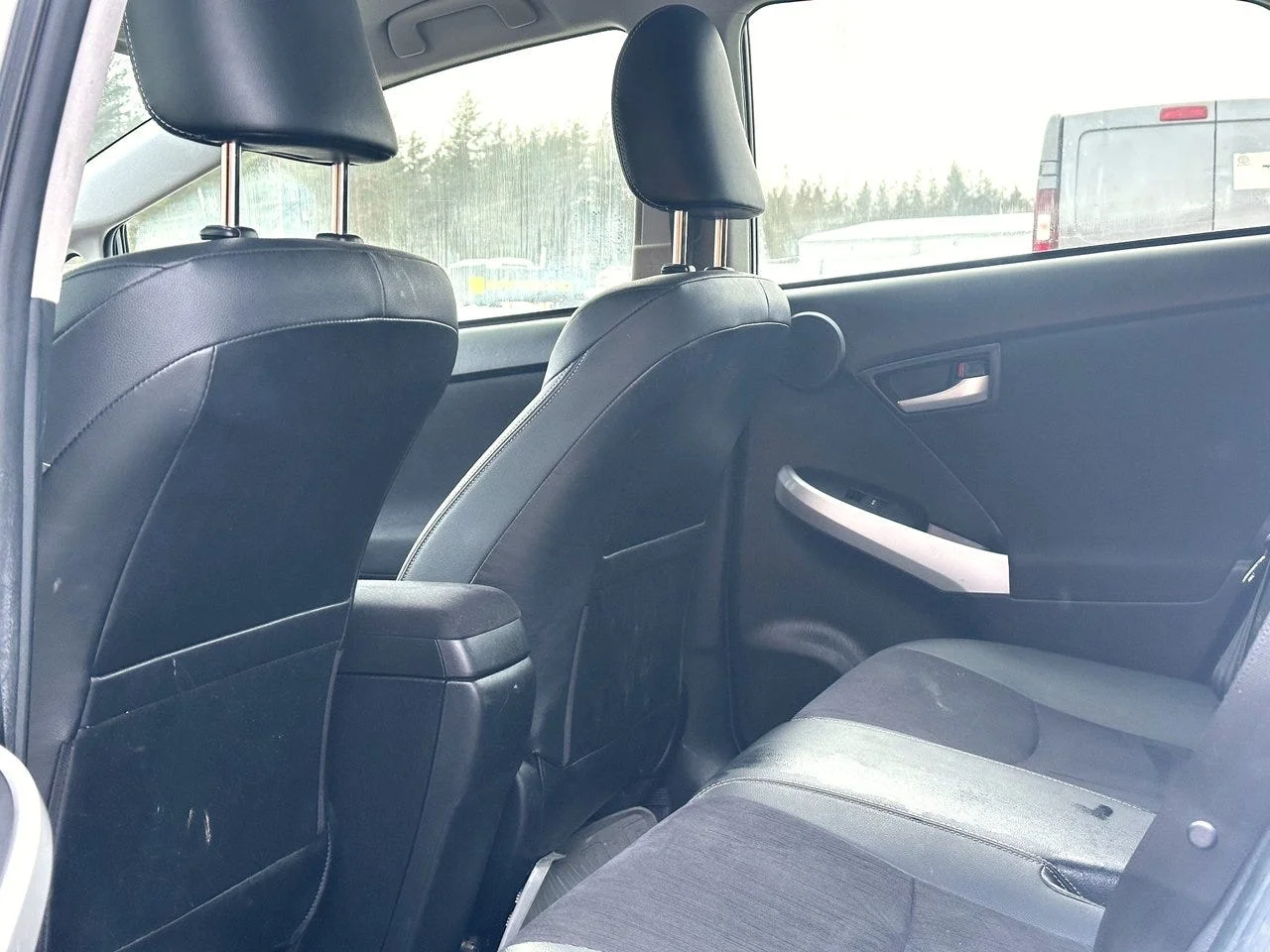 Toyota Prius Plug-in Hybrid 1.8 (136hk) — bild 11 av 13