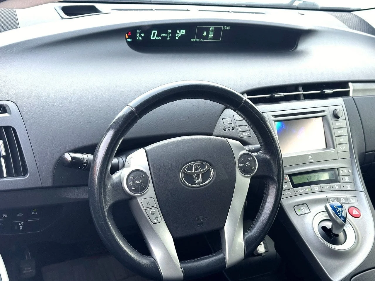 Toyota Prius Plug-in Hybrid 1.8 (136hk) — bild 13 av 13