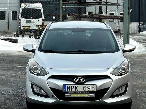 Hyundai i30 Kombi 1.6 CRDi (110hk) — bild 3 av 10