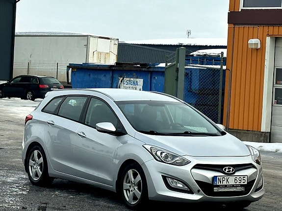 Hyundai i30 Kombi 1.6 CRDi (110hk) — bild 5 av 10