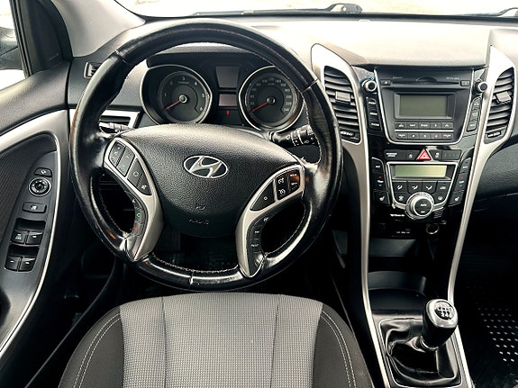 Hyundai i30 Kombi 1.6 CRDi (110hk) — bild 8 av 10