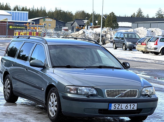 Begagnad Volvo V70 2.4 (140hk) till salu Luleå