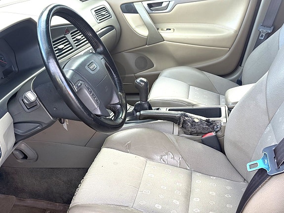 Volvo V70 2.4 (140hk) — bild 2 av 7