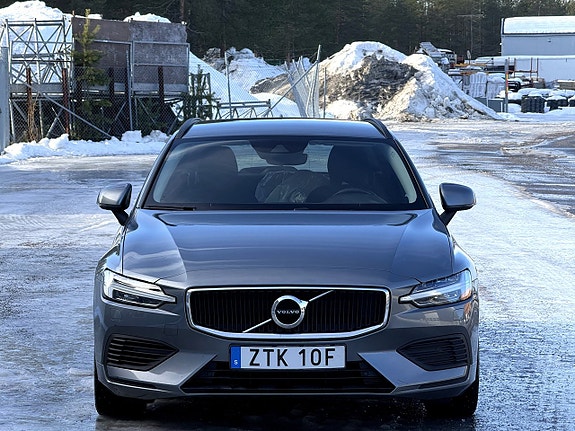 Volvo V60 Recharge T6 AWD Geartronic Momentum — bild 3 av 10