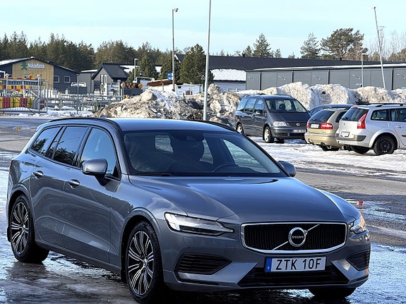 Volvo V60 Recharge T6 AWD Geartronic Momentum — bild 5 av 10