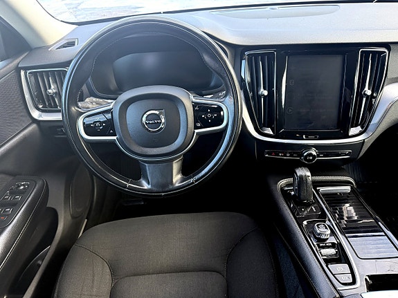 Volvo V60 Recharge T6 AWD Geartronic Momentum — bild 9 av 10